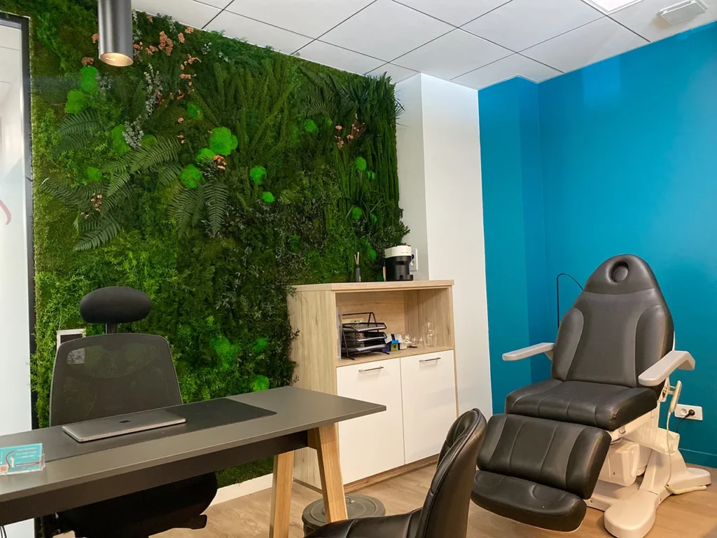 Espace de soins au Cabinet infirmier de Villefontaine, où sont réalisés les soins techniques sous prescription médicale