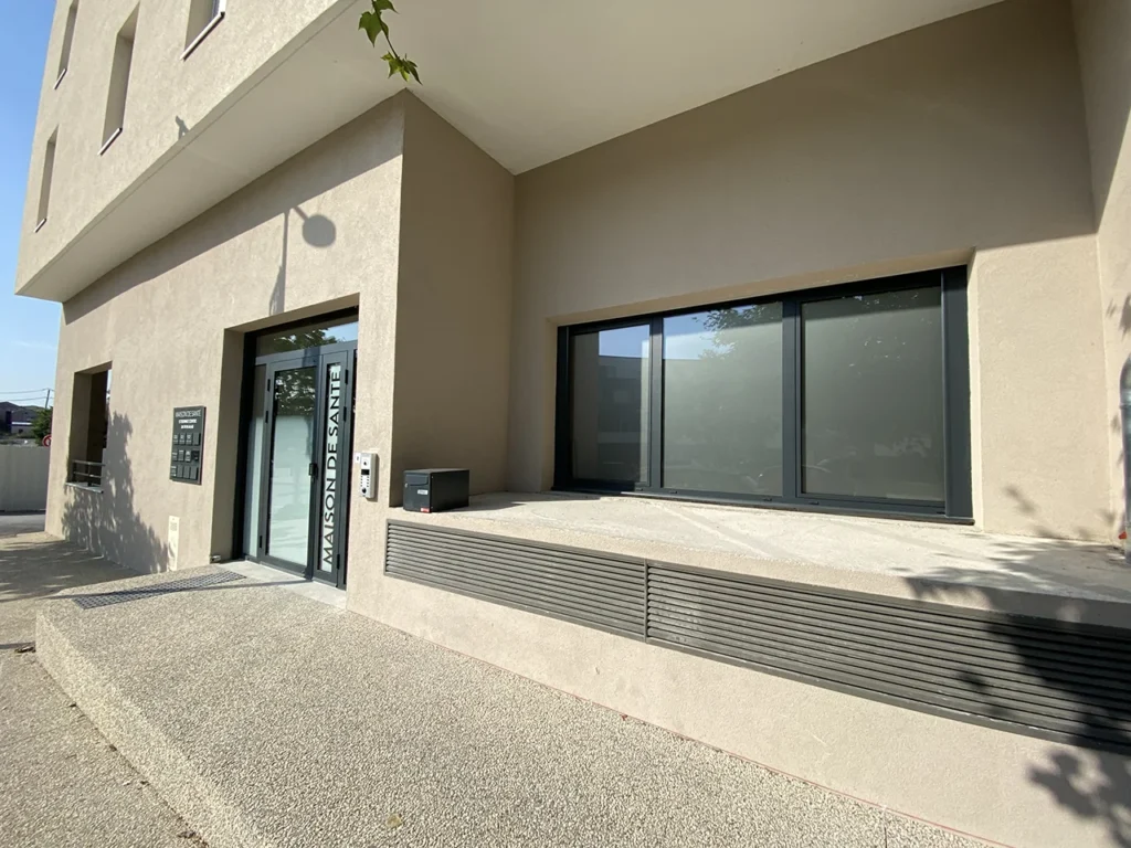 Vue extérieure du Cabinet infirmier de Villefontaine, un espace moderne dédié aux soins infirmiers au cabinet
